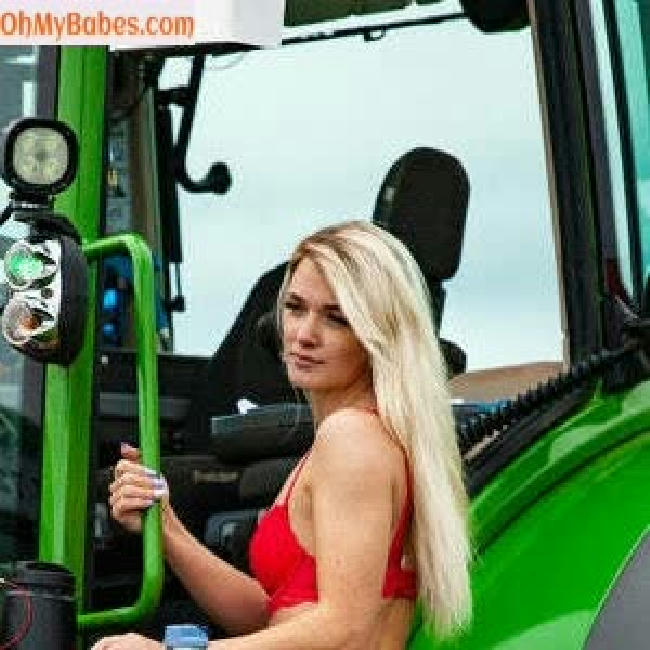 Abi Coombes Farmer Nude Leaked photo #11 - OhMyBabes