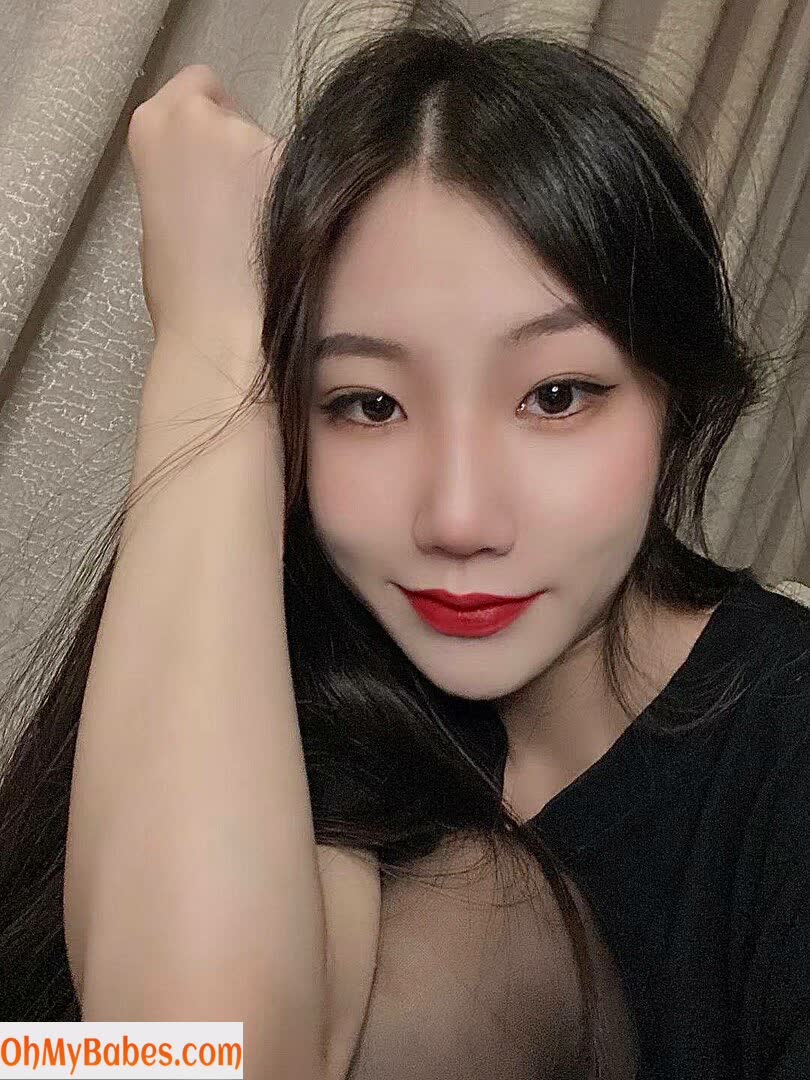 August Weiyang OnlyFans leaked photo #5 - OhMyBabes