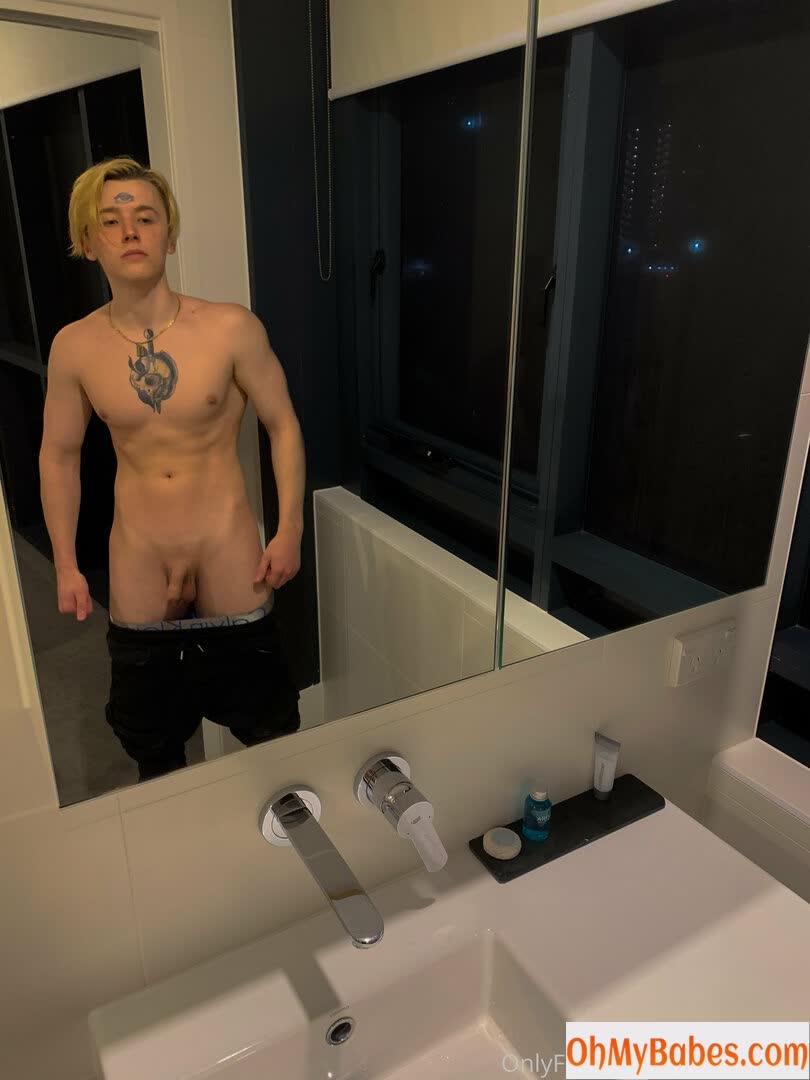 bradcockpitt Nude Leaked photo #12 - OhMyBabes