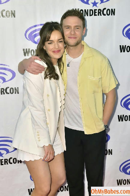 Elizabeth Henstridge OnlyFans leaked photo #35 - OhMyBabes