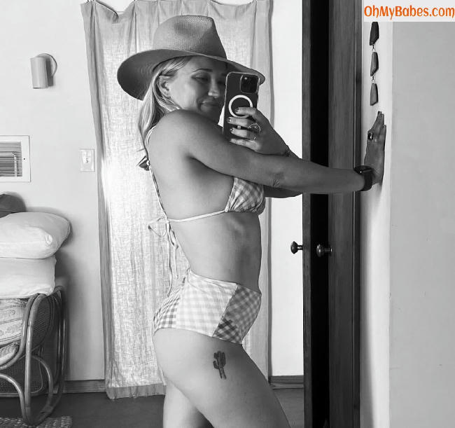 Emily Osment Nude Leaked photo #2 - OhMyBabes