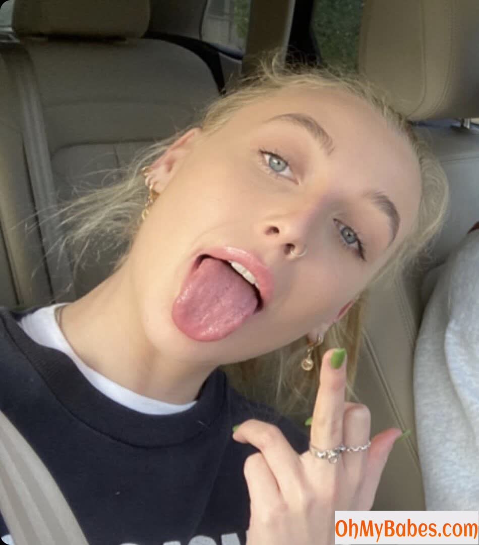 Emma Chamberlain Nude Leaked photo #38 - OhMyBabes