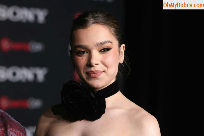 Hailee Steinfeld Nude Leaked photo #92 - OhMyBabes