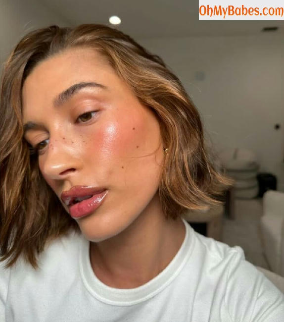 Hailey Baldwin Bieber Nude Leaked photo #15 - OhMyBabes