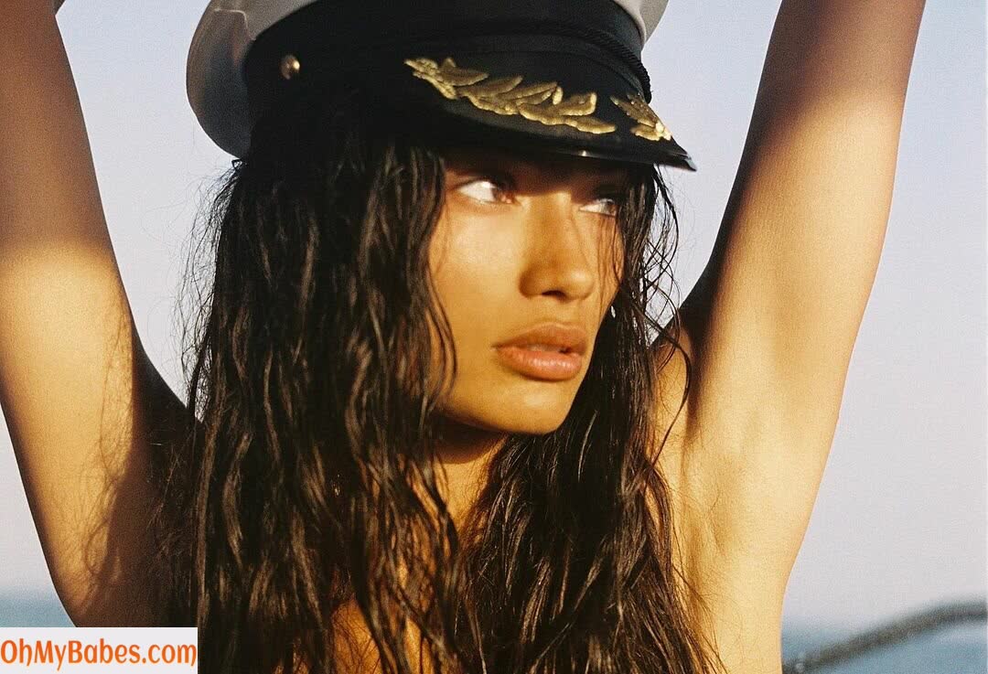 Kelly Gale Nude Leaked photo #9 - OhMyBabes