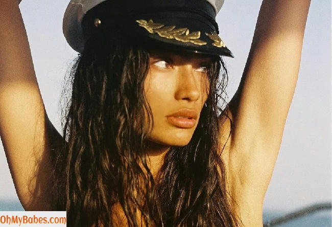 Kelly Gale Nude Leaked photo #9 - OhMyBabes