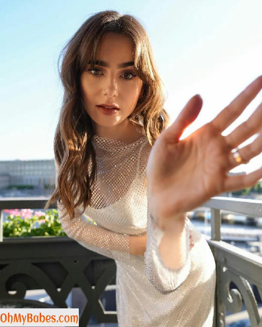 Lily Collins Nude Leaked photo #12 - OhMyBabes