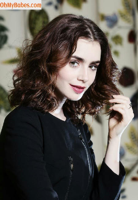 Lily Collins Nude Leaked photo #10 - OhMyBabes