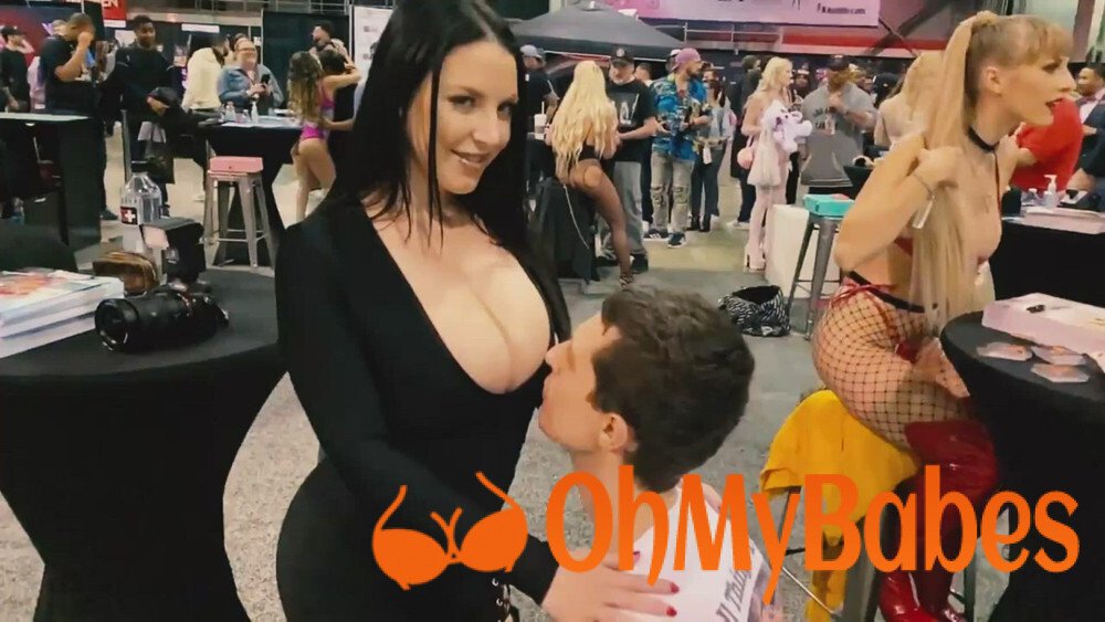 Angela&#039;s fan boy Nude Leaked video #3 - OhMyBabes