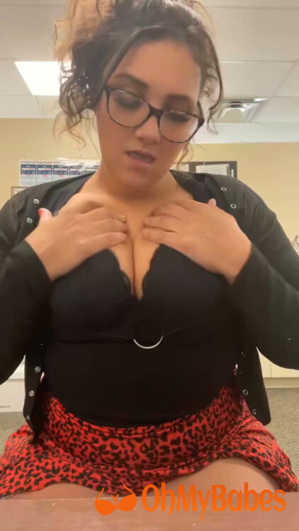 Thecleavagequeen1 OnlyFans leaked video #4 - OhMyBabes