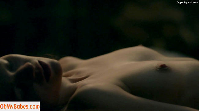 Sophie Skelton Nude Leaked photo #3 - OhMyBabes